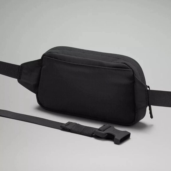 Lululemon Mini Belt Bag *Ripstop - Picture 4 of 10
